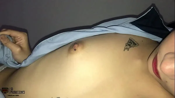 Estoy muy cachondo y le follo el rico coño a mi hermanastra me corro en su boca -Pov