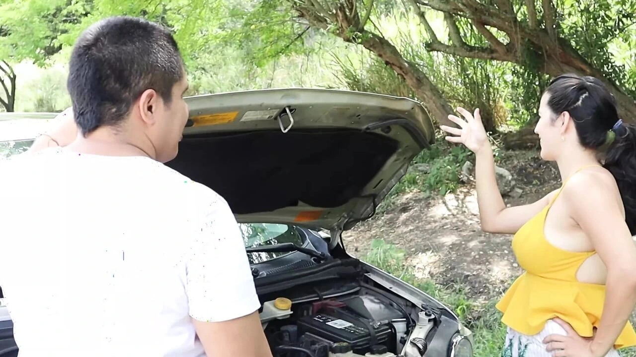 mechanic fucks married woman stranded in the middle of nowhere